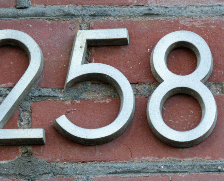 The Most Durable Home Address Signs for Canadian Winters LED vs Engraved Aluminum